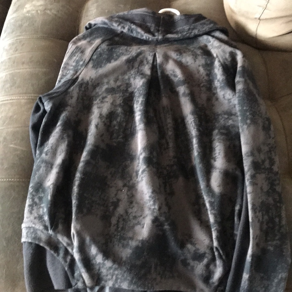 Lululemon jacket - Picture 4 of 4